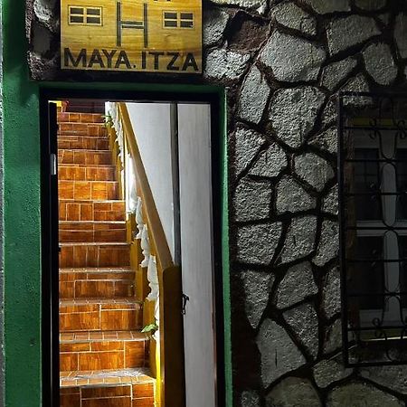 Casa Maya Itza Flores Eksteriør billede