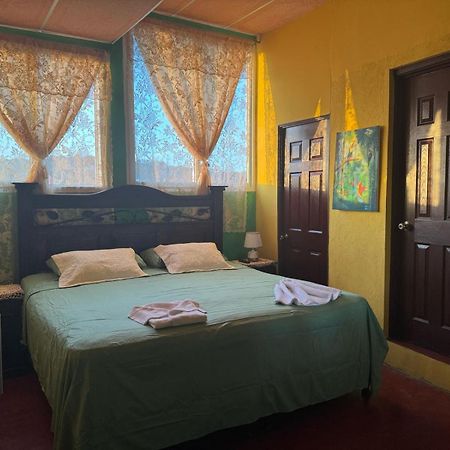 Casa Maya Itza Flores Eksteriør billede