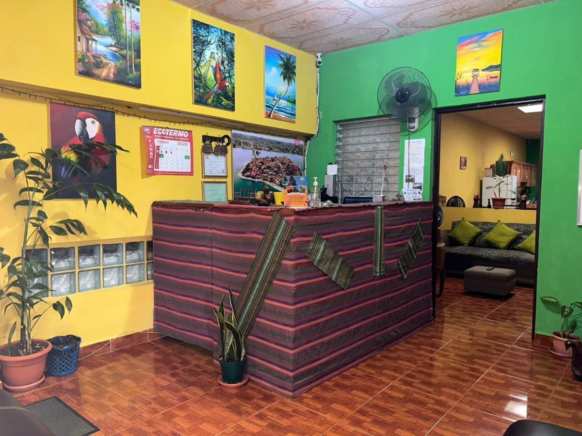 Casa Maya Itza Flores Eksteriør billede