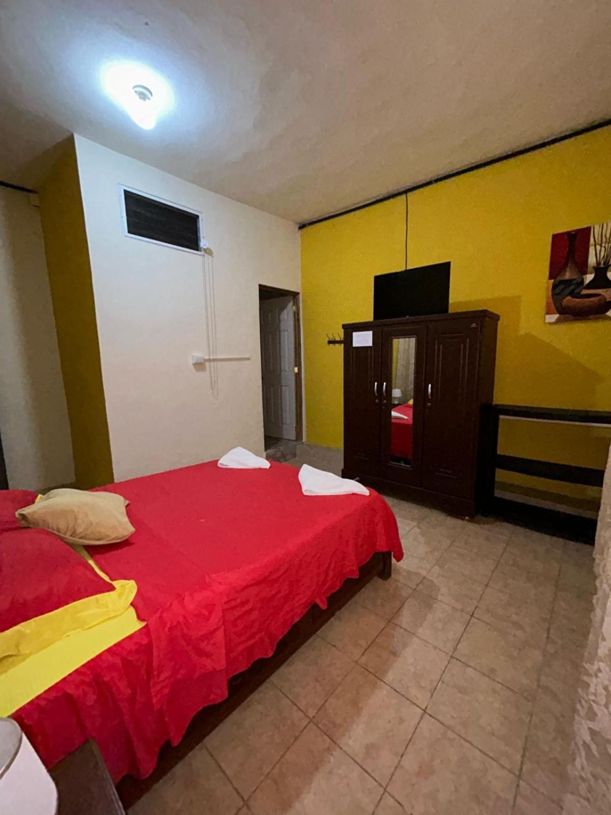 Casa Maya Itza Flores Eksteriør billede
