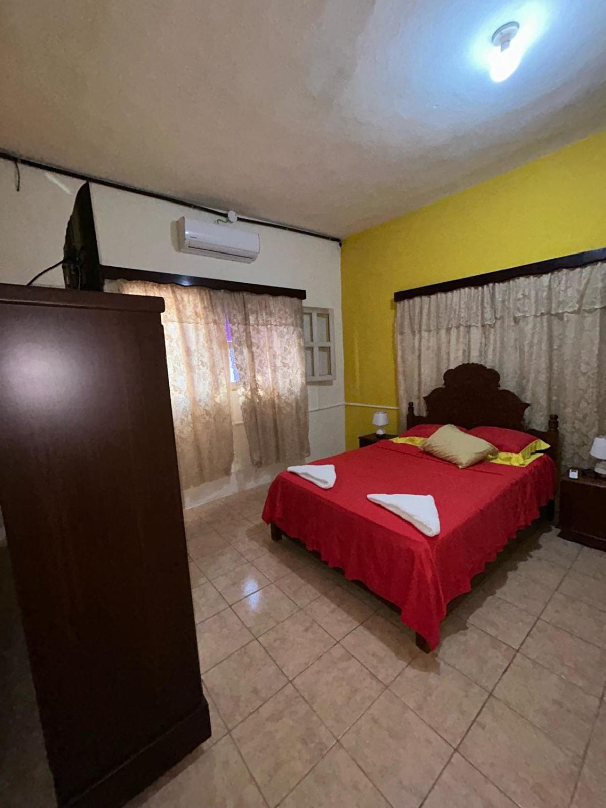 Casa Maya Itza Flores Eksteriør billede