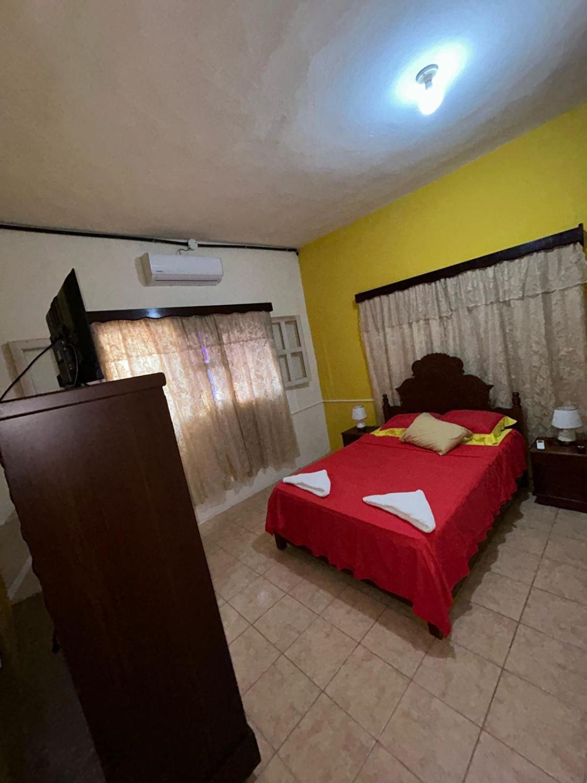 Casa Maya Itza Flores Eksteriør billede
