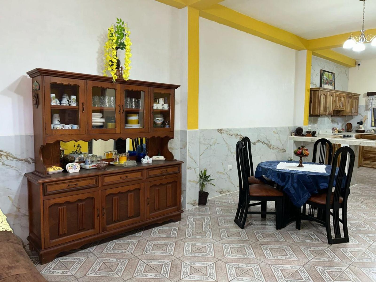 Casa Maya Itza Flores Eksteriør billede
