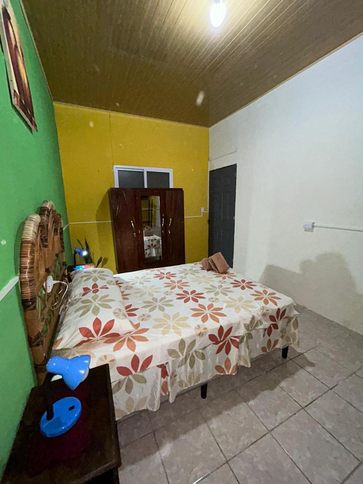 Casa Maya Itza Flores Eksteriør billede