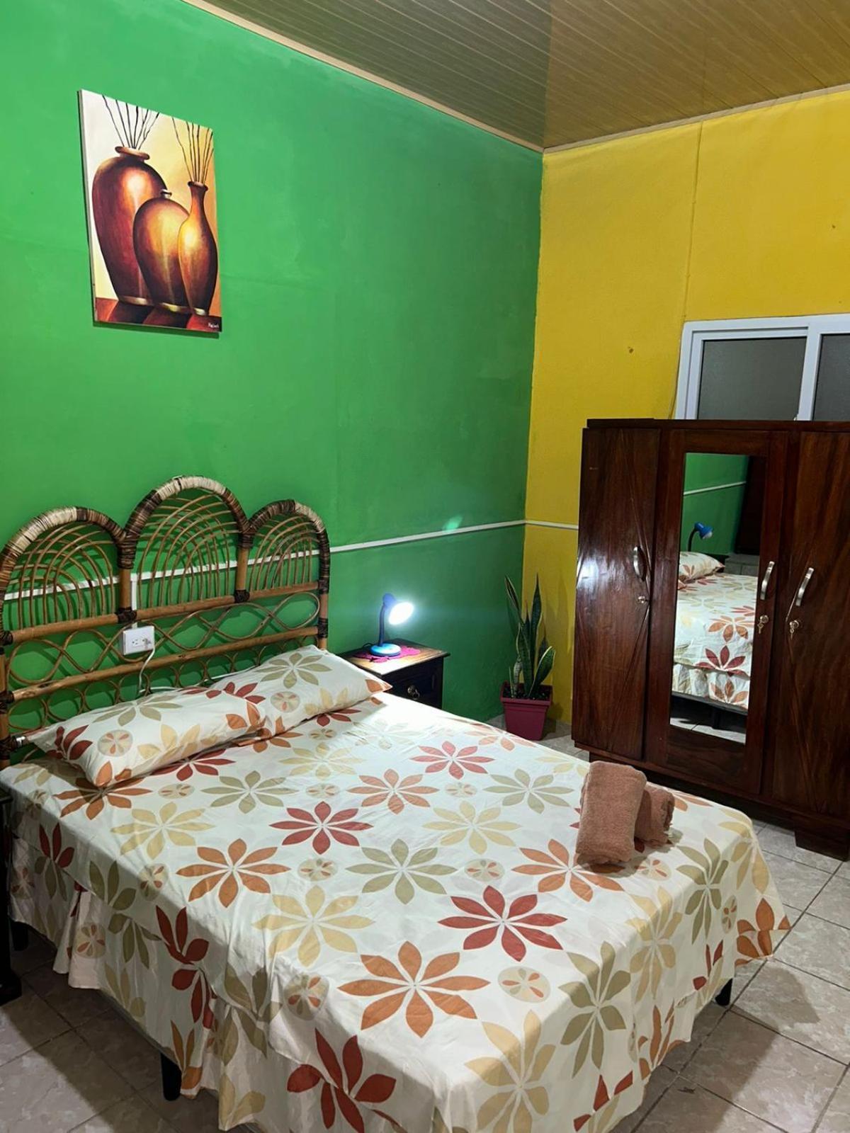 Casa Maya Itza Flores Eksteriør billede