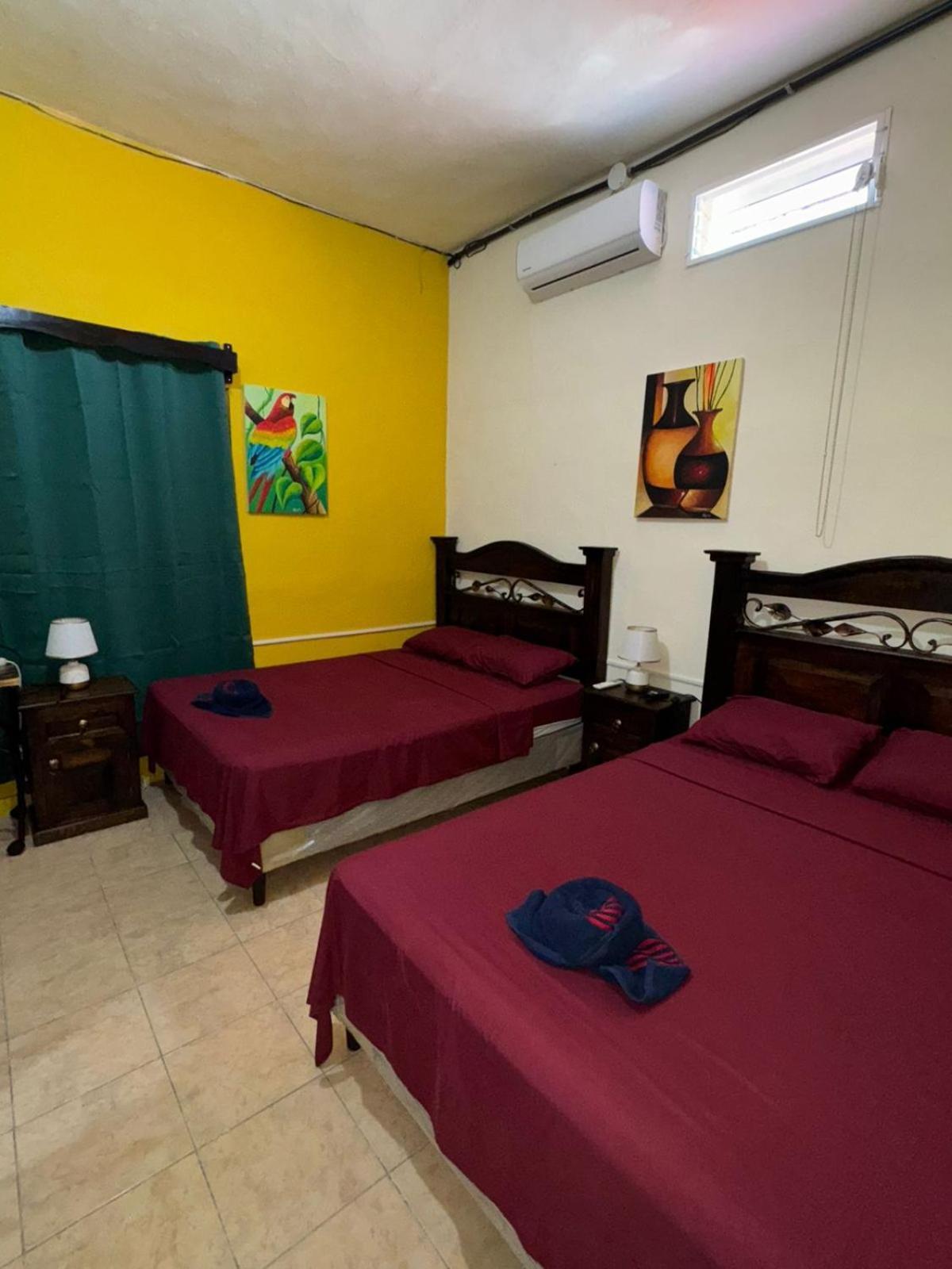 Casa Maya Itza Flores Eksteriør billede