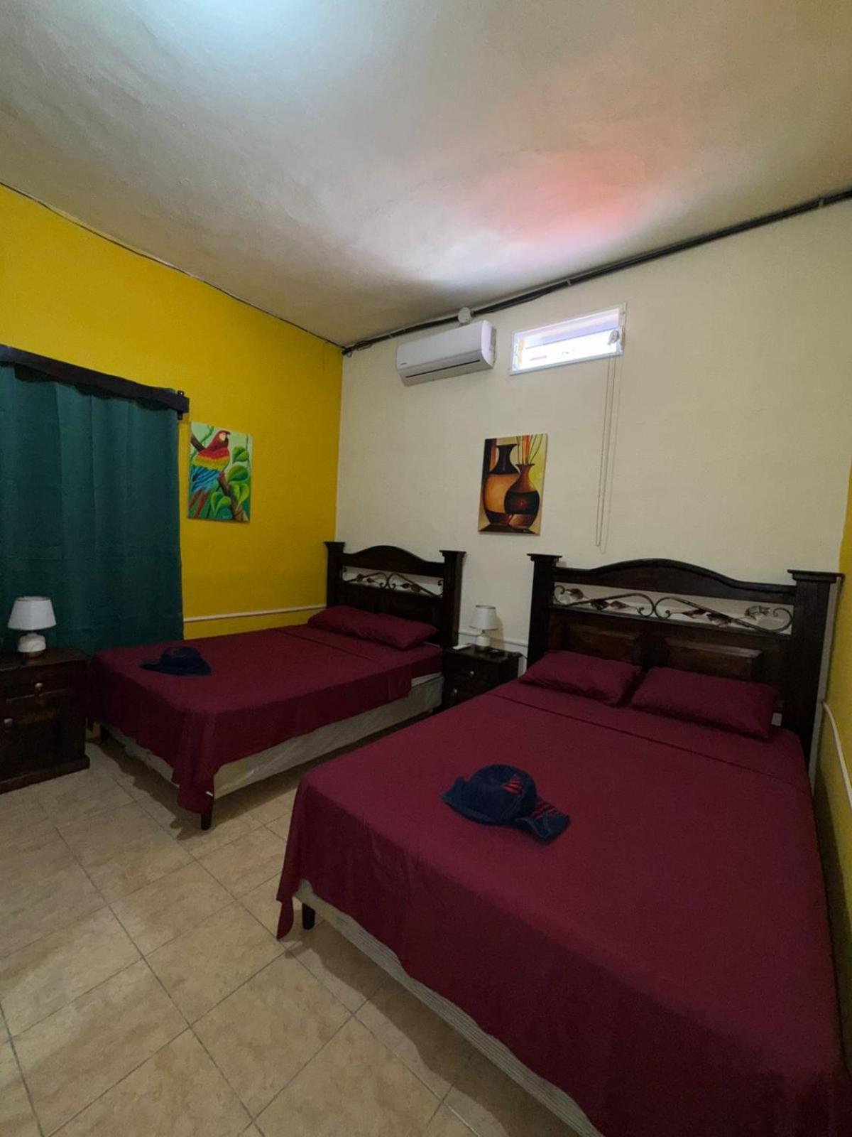 Casa Maya Itza Flores Eksteriør billede