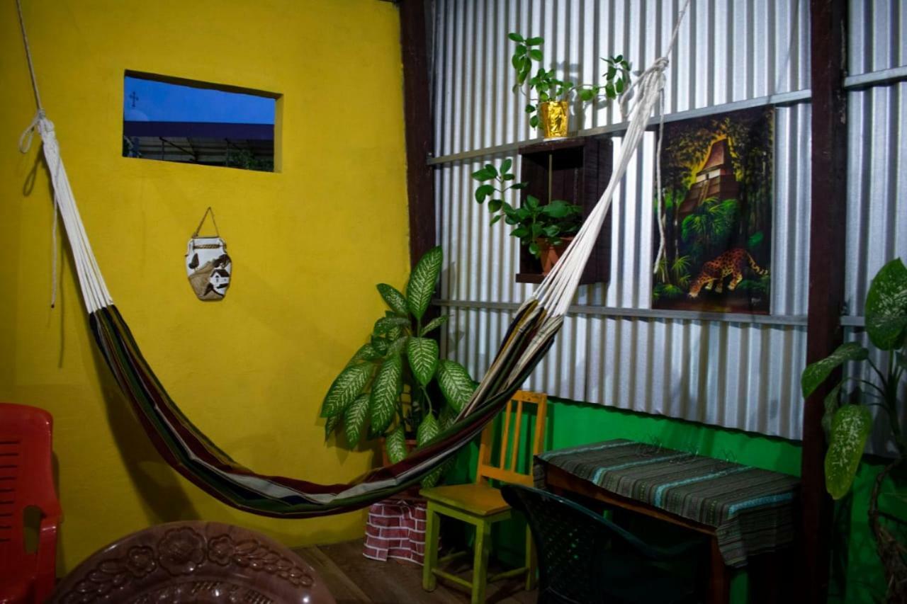 Casa Maya Itza Flores Eksteriør billede