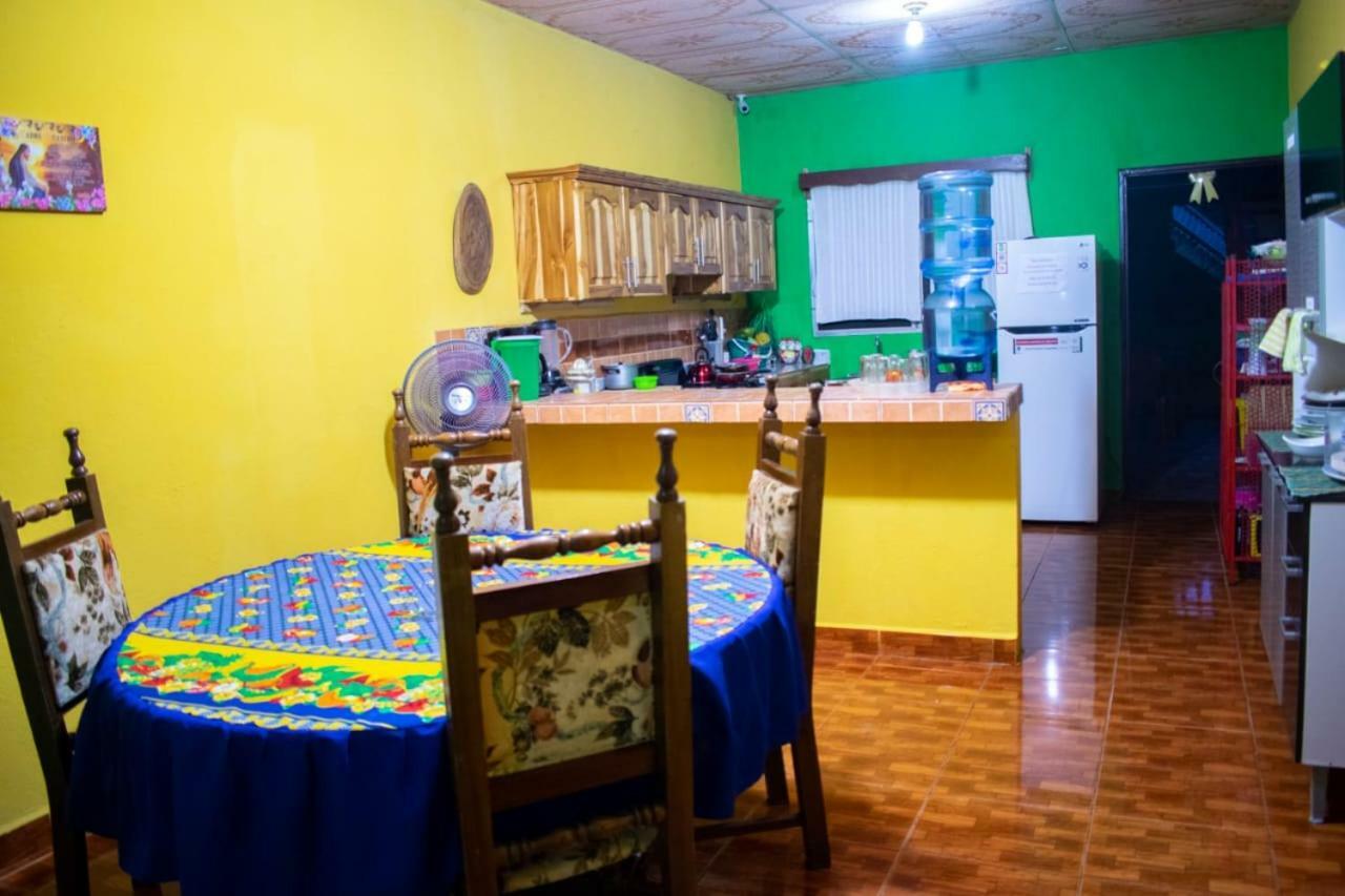 Casa Maya Itza Flores Eksteriør billede